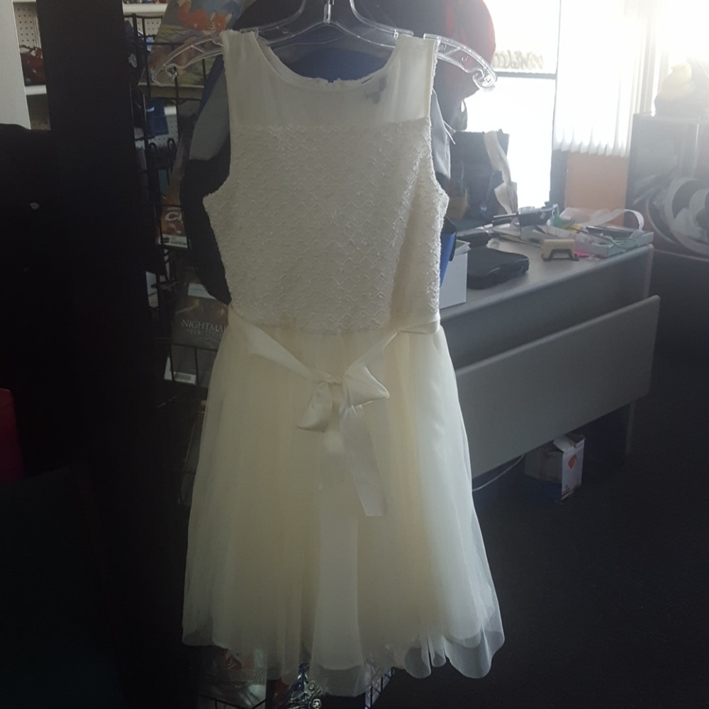 Girl's dress